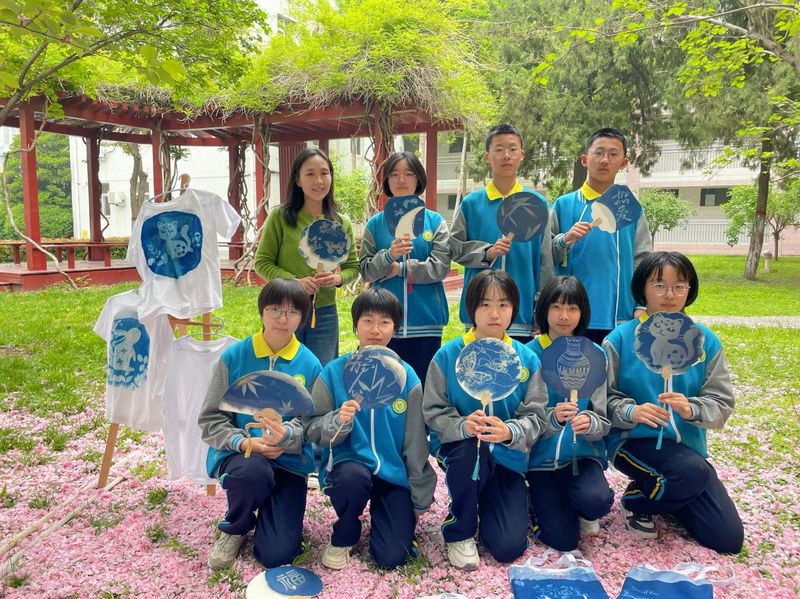 非遺之旅 光與藍的不期而遇——新鄉(xiāng)市第十中學(xué)創(chuàng)美社團科技活動